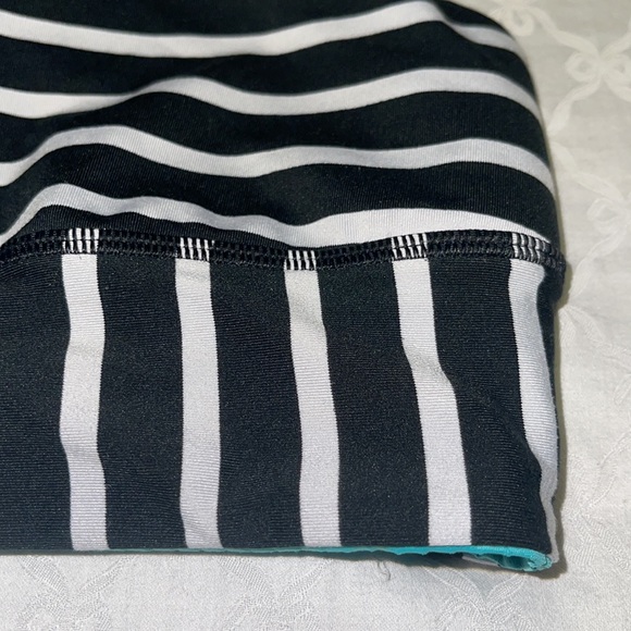 Ivivva Girls Size 10 stripped workout bra - Picture 3 of 9